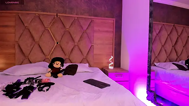 Snapshot of VictoriaSaenz1_ chatting on 17, 11, 2025 VictoriaSaenz1 online show from 17, 11, 2025