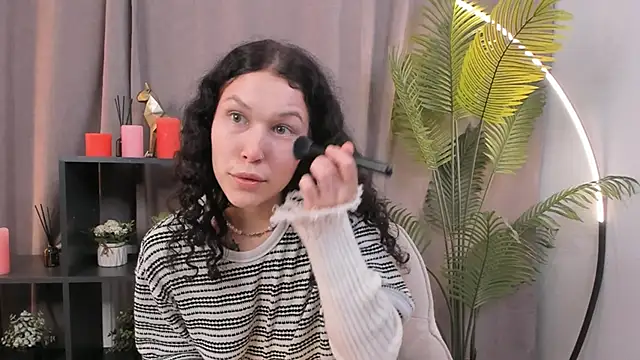 TerrieHerimann online show from 17, 11, 2025