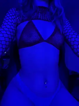 Snapshot of NoyaXO chatting on 18, 11, 2025 NoyaXO online show from 18, 11, 2025