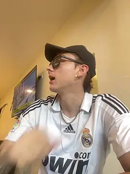 Boyfriend-Hot online show from 4, 12, 2025