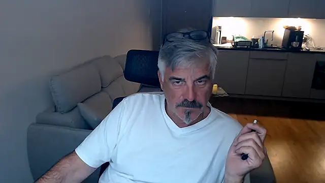 Buidapest online show from 5, 1, 2026