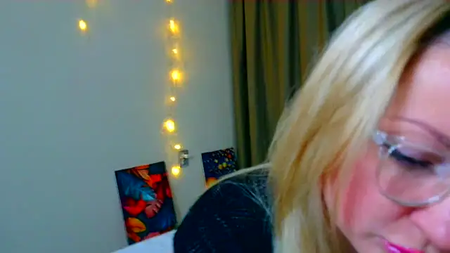 MilaLove   online show from 19, 11, 2025