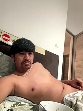 Snapshot of Jhonneeey chatting on 18, 11, 2025 Jhonneeey online show from 18, 11, 2025