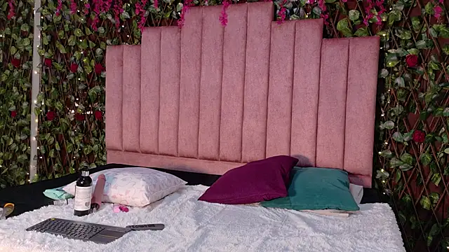 MiaJanss online show from 5, 1, 2026