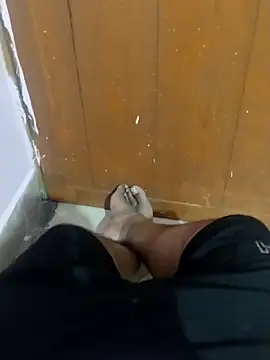 Snapshot of ROCKER0UDI chatting on 23, 11, 2025 ROCKER0UDI online show from 23, 11, 2025