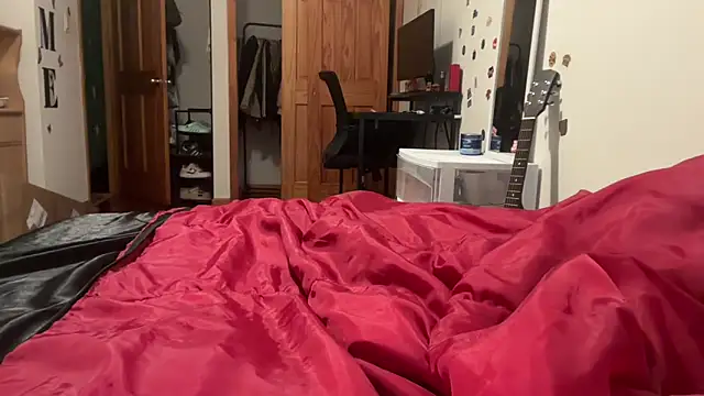 tinydaisy21 online show from 2, 2, 2026