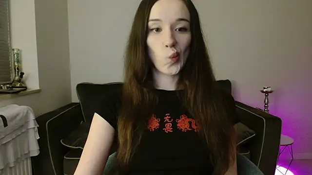 Tinybutt5368 online show from 12, 2, 2026