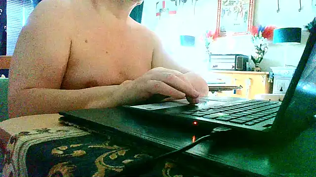 Snapshot of ALBONU73 chatting on 28, 11, 2025 ALBONU73 online show from 28, 11, 2025