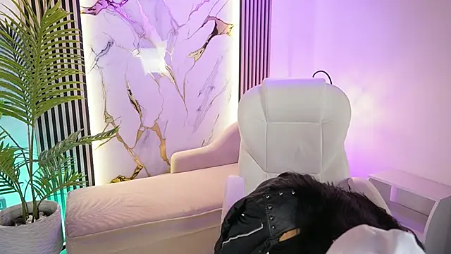 MeganLowell online show from 27, 11, 2025