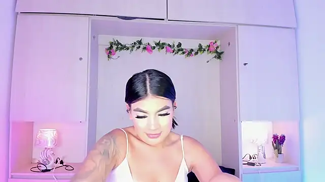 ShirleyJones  online show from 27, 11, 2025