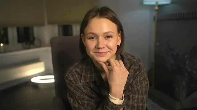 Snapshot of DeliaBernon chatting on 18, 11, 2025 DeliaBernon online show from 18, 11, 2025