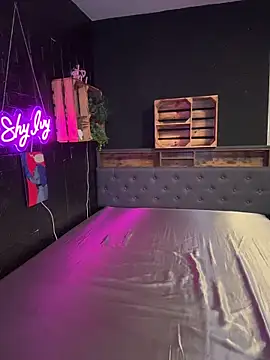 Snapshot of Shy-Ivy chatting on 16, 12, 2025 Shy-Ivy online show from 16, 12, 2025