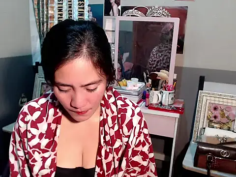 Snapshot of ellyaxx chatting on 19, 11, 2025 ellyaxx online show from 19, 11, 2025