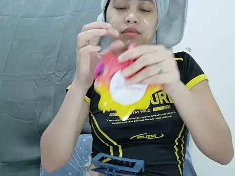 Snapshot of Ursexyasianskinny chatting on 4, 12, 2025 Ursexyasianskinny online show from 4, 12, 2025