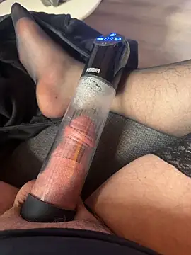 Snapshot of thePenisPumper chatting on 20, 11, 2025 thePenisPumper online show from 20, 11, 2025