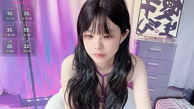 Snapshot of bunny-- chatting on 5, 12, 2025 bunny-- online show from 5, 12, 2025