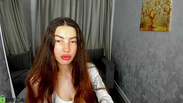 LiraRevery online show from 4, 12, 2025