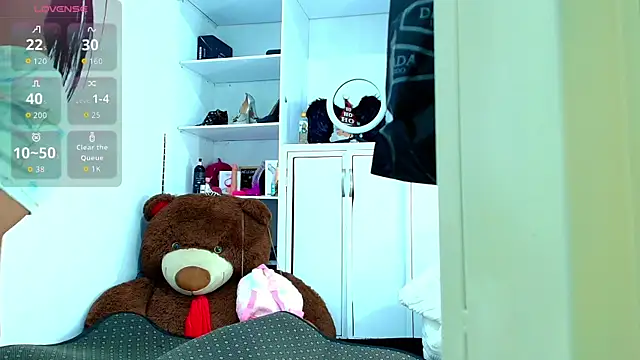 Snapshot of mia_fernand chatting on 18, 11, 2025 mia fernand online show from 18, 11, 2025