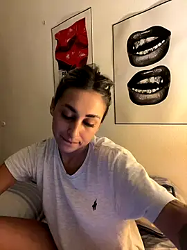 Snapshot of LouaneRls chatting on 25, 11, 2025 LouaneRls online show from 25, 11, 2025