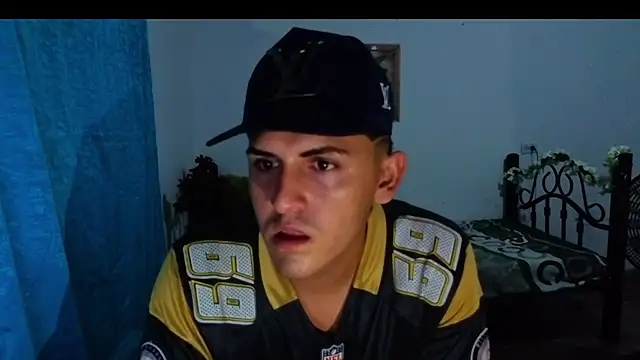 Snapshot of yan-l18 chatting on 20, 11, 2025 yan-l18 online show from 20, 11, 2025