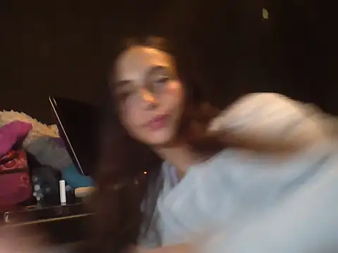 Snapshot of MilaFernandez chatting on 28, 11, 2025 MilaFernandez online show from 28, 11, 2025