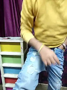 Cute Lucky online show from 13, 12, 2025