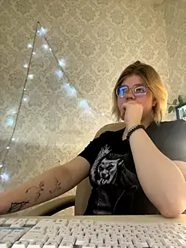 KrisRoyal online show from 21, 11, 2025