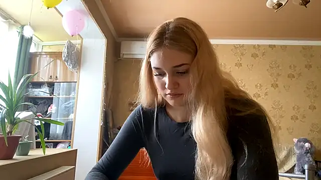 Malley Saunds online show from 5, 12, 2025