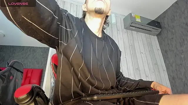 Snapshot of yeikoox chatting on 21, 11, 2025 yeikoox online show from 21, 11, 2025