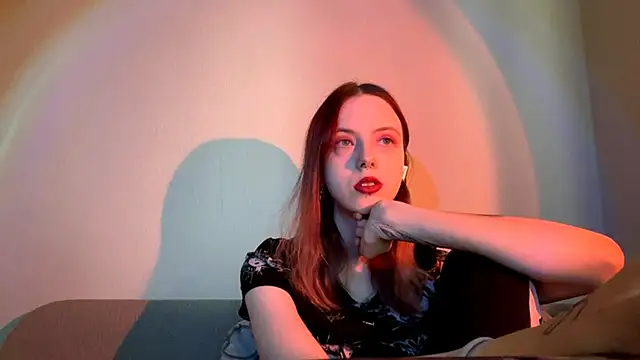 Snapshot of LulyClouds chatting on 20, 11, 2025 LulyClouds online show from 20, 11, 2025