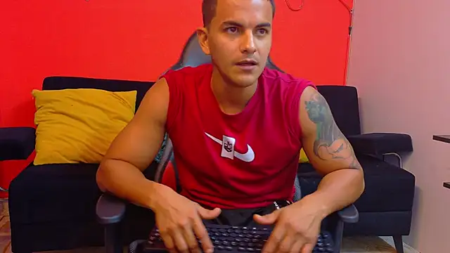 Snapshot of Niko_Hala chatting on 21, 11, 2025 Niko Hala online show from 21, 11, 2025