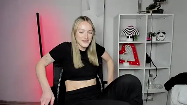 EvelynBlond online show from 2, 3, 2026