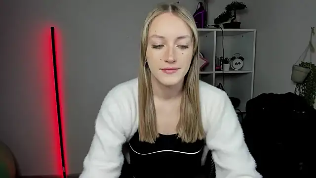 EvelynBlond online show from 16, 3, 2026