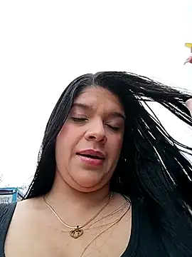 Layla-daring online show from 3, 2, 2026