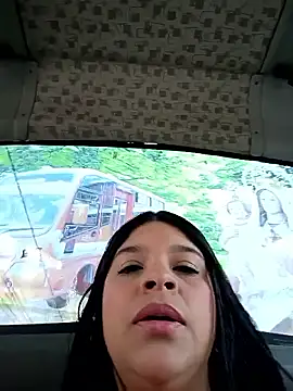 Snapshot of Layla-daring chatting on 9, 2, 2026 Layla-daring online show from 9, 2, 2026