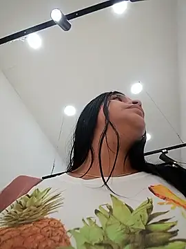 Snapshot of Layla-daring chatting on 3, 3, 2026 Layla-daring online show from 3, 3, 2026