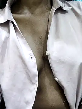 Snapshot of Simran_0011 chatting on 15, 12, 2025 Simran 0011 online show from 15, 12, 2025