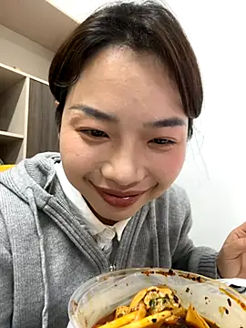 GYYoo online show from 30, 11, 2025