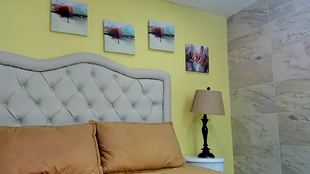 molly madisson  online show from 4, 12, 2025