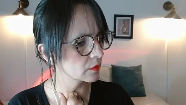 Juliana  lx online show from 18, 3, 2026