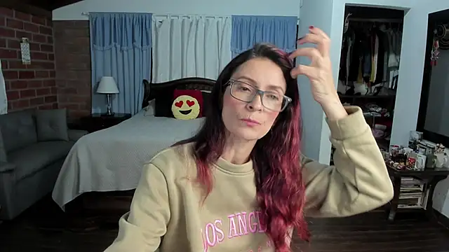 Charlotte-Willson online show from 26, 11, 2025