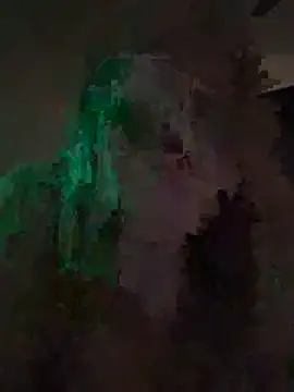 Snapshot of AllieRose94 chatting on 22, 11, 2025 AllieRose94 online show from 22, 11, 2025