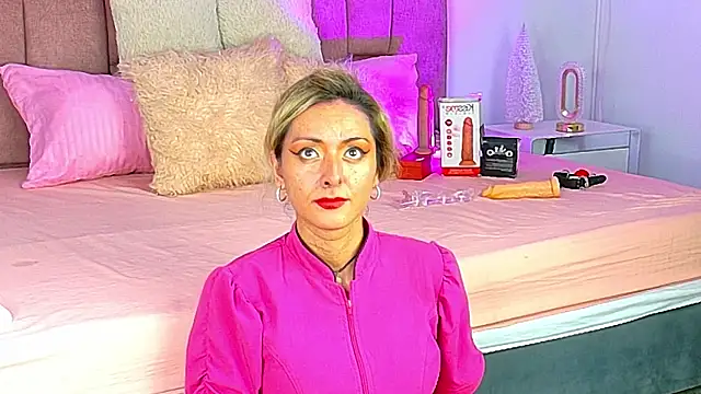 Lunitaa Diva online show from 19, 12, 2025