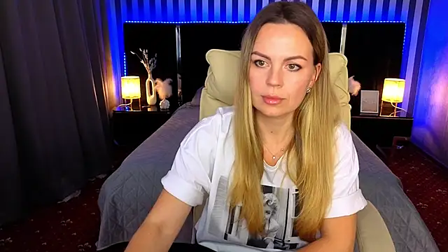 Snapshot of Hot_Natallie chatting on 21, 11, 2025 Hot Natallie online show from 21, 11, 2025