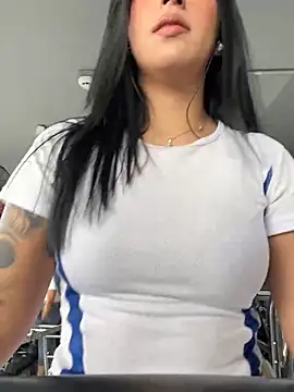 Snapshot of Elizabeth_Martinez11 chatting on 25, 11, 2025 Elizabeth Martinez11 online show from 25, 11, 2025