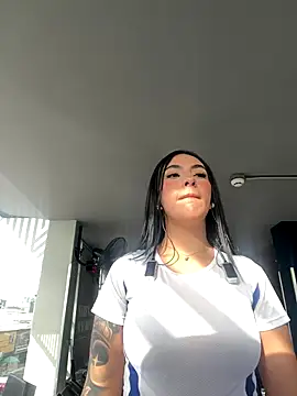 Elizabeth Martinez11 online show from 26, 11, 2025