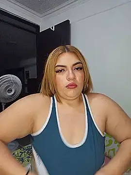 mila curvy online show from 14, 1, 2026