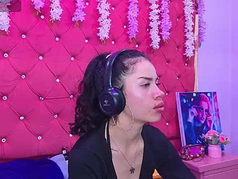 Snapshot of Nanis_James15 chatting on 23, 11, 2025 Nanis James15 online show from 23, 11, 2025