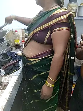 Snapshot of Desicouple1706 chatting on 18, 12, 2025 Desicouple1706 online show from 18, 12, 2025