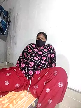 Snapshot of Desicouple1706 chatting on 4, 4, 2026 Desicouple1706 online show from 4, 4, 2026